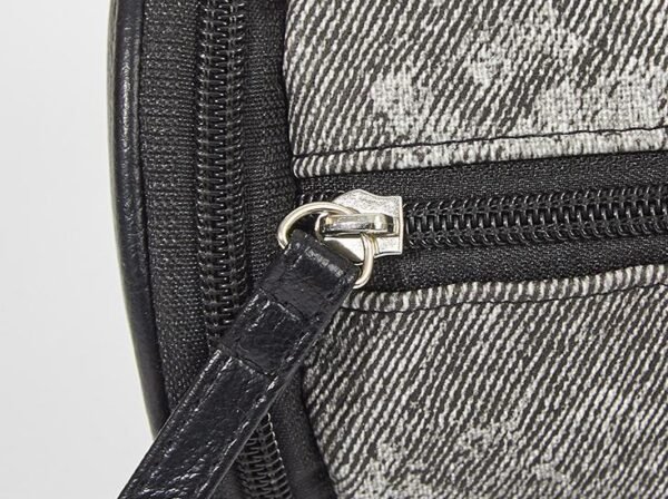 Simple and Portable Beauty Product Storage Cylindrical Bag - Image 5